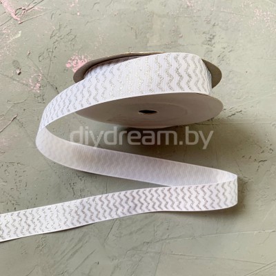 Лента репсовая с блестками "Зигзаг" 2,5 см, белый/серебро Лента репсовая с блестками "Зигзаг" 2,5 см, белый/серебро