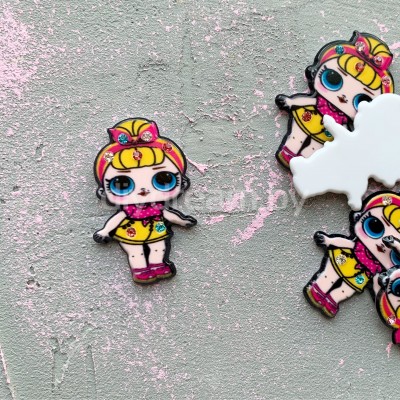 Кабошон-вырубка со стразами "Куколка" 35 мм Кабошон-вырубка со стразами "Куколка" 35 мм