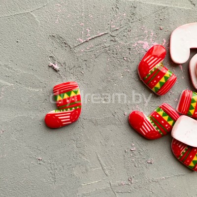 Кабошон "Новогодний носок" 20*18 мм Кабошон "Новогодний носок" 20*18 мм